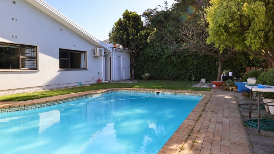 3 Bedroom Property for Sale in Hoog En Droog Western Cape